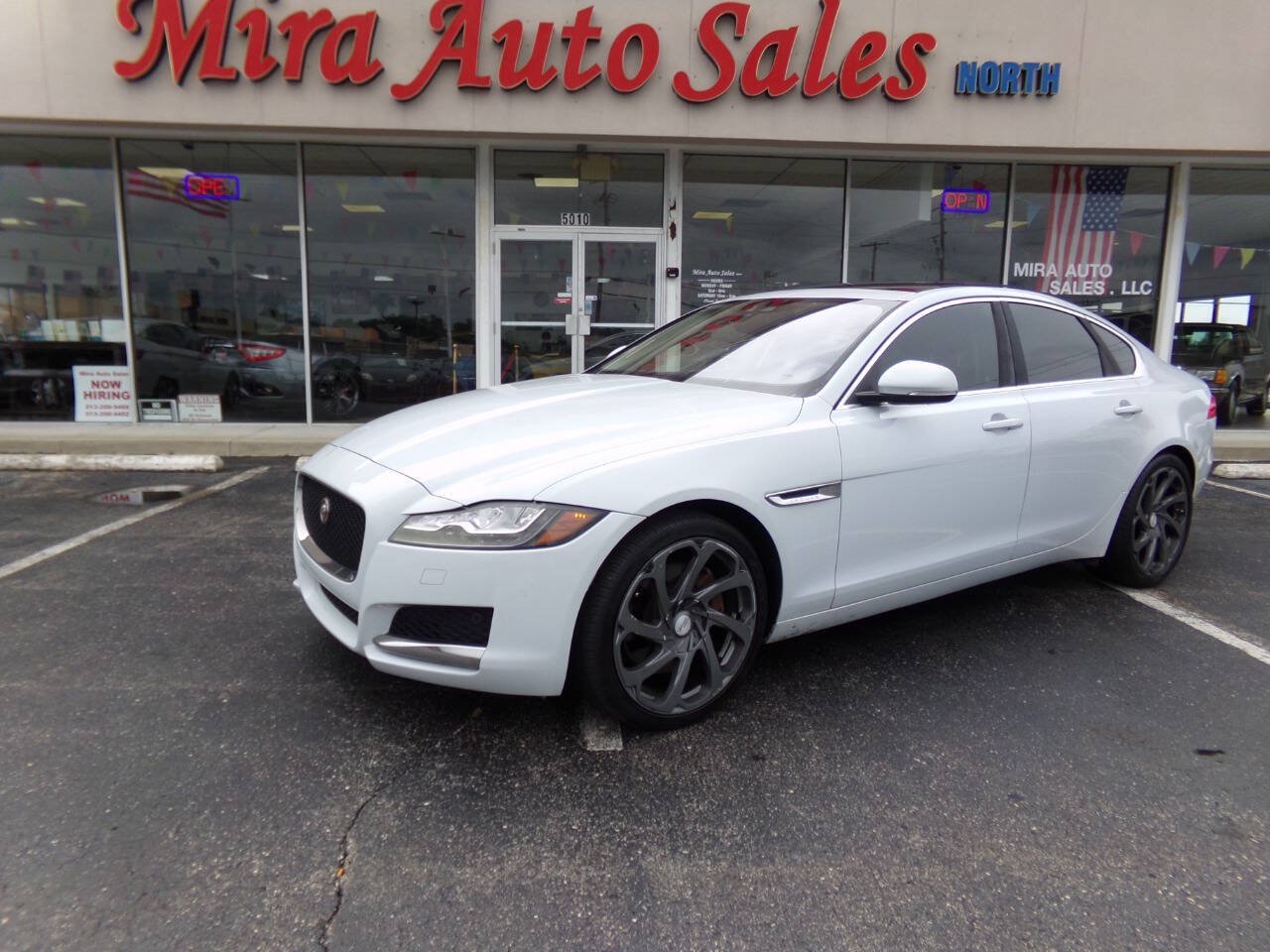 Used 2016 Jaguar XF Premium RWD image 1