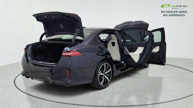 Used 2027 BMW 530i w/ M Sport Package RWD image 18
