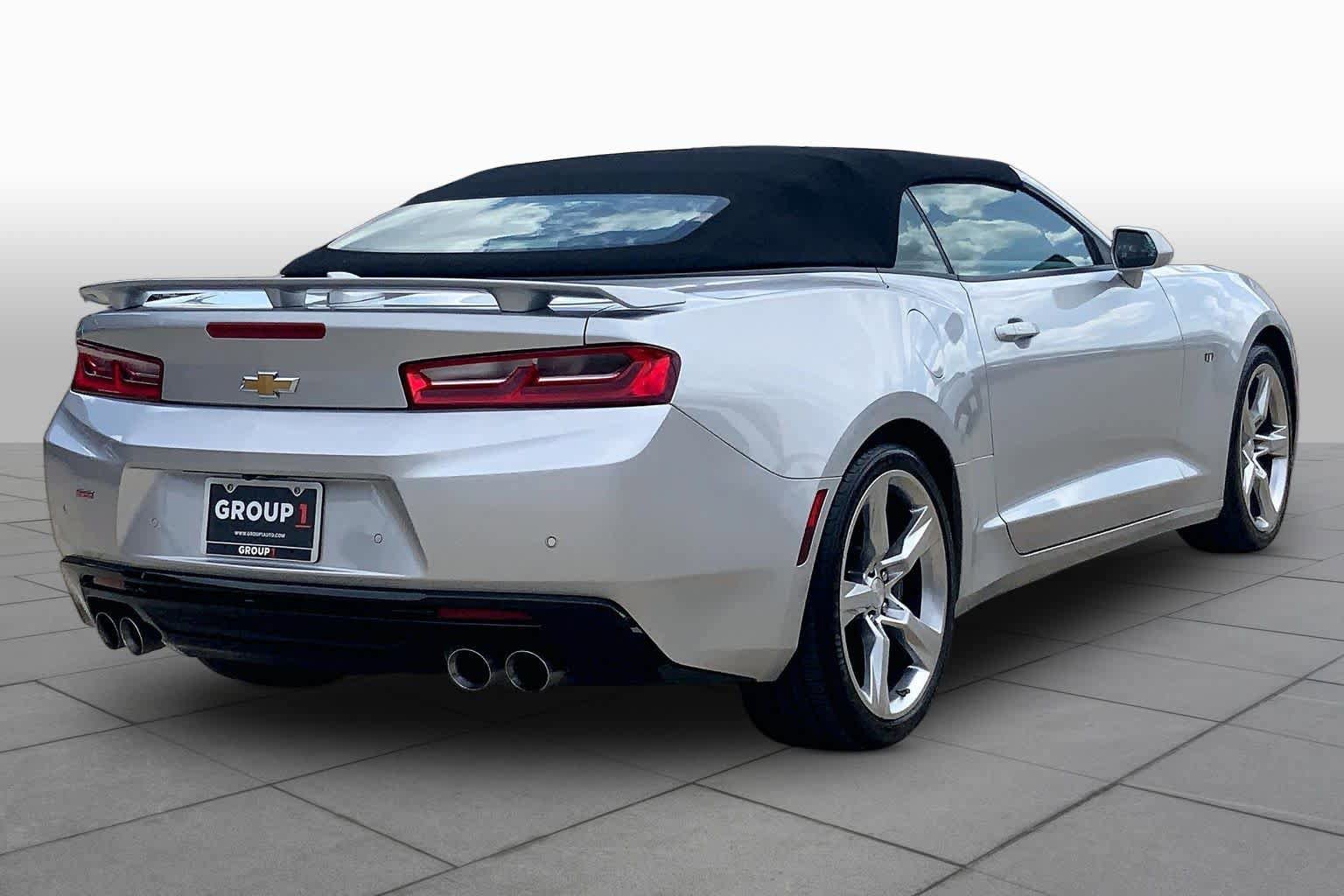 Used 2017 Chevrolet Camaro SS RWD image 13