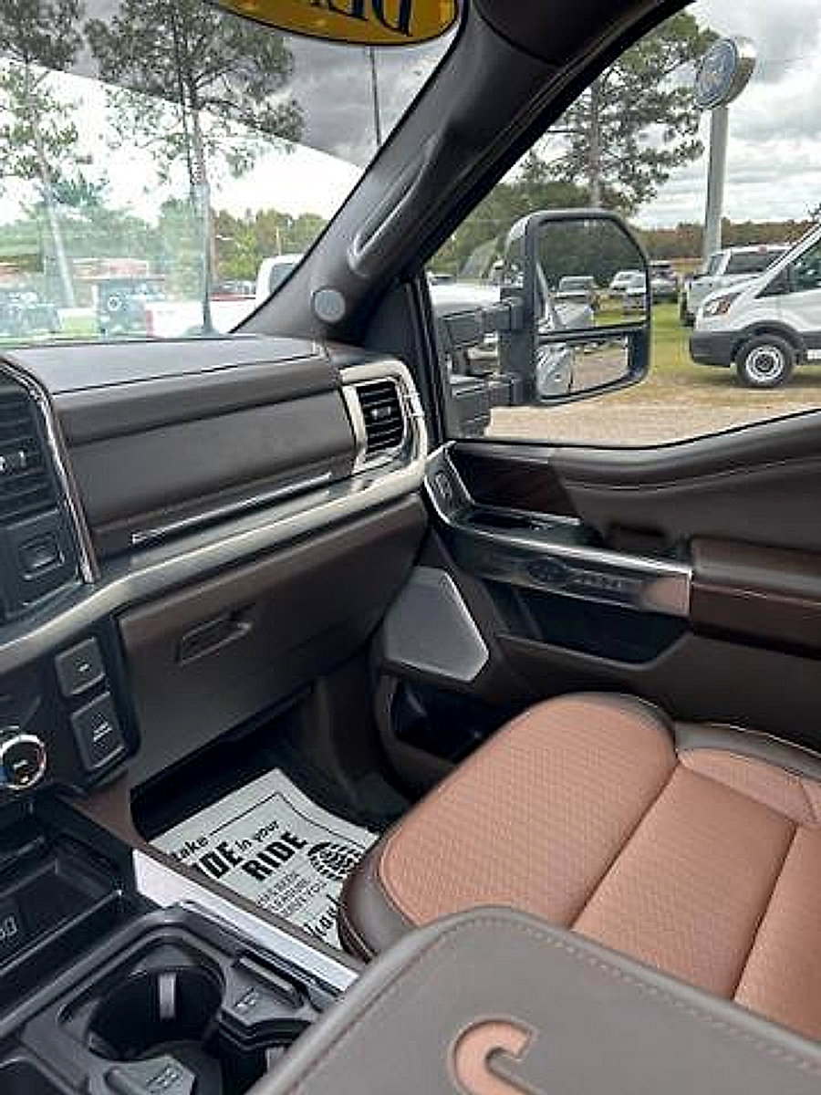 New 2025 Ford F250 King Ranch w/ Chrome Package image 28