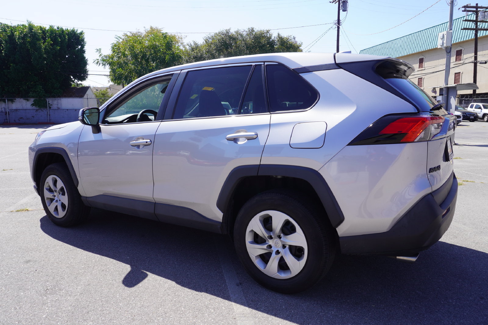 Certified 2022 Toyota RAV4 LE FWD image 5