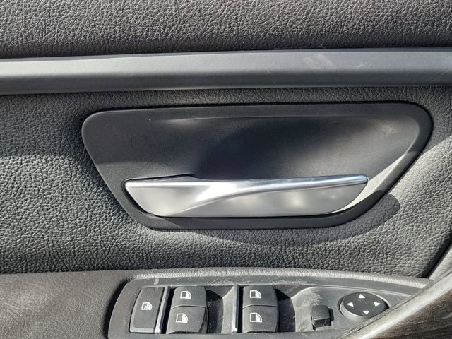 Used 2017 BMW 320i Sedan image 27