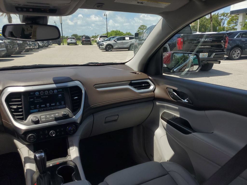 Used 2017 GMC Acadia SLT FWD image 21
