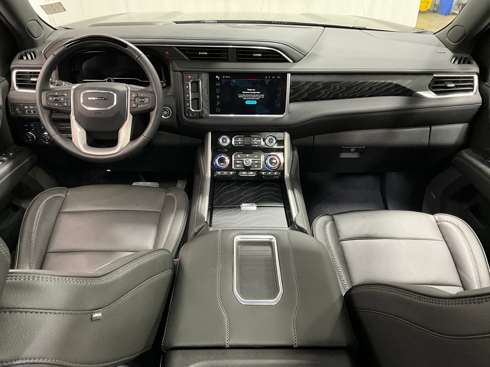 Used 2024 GMC Yukon XL Denali w/ Advanced Technology Package AWD/4WD image 15