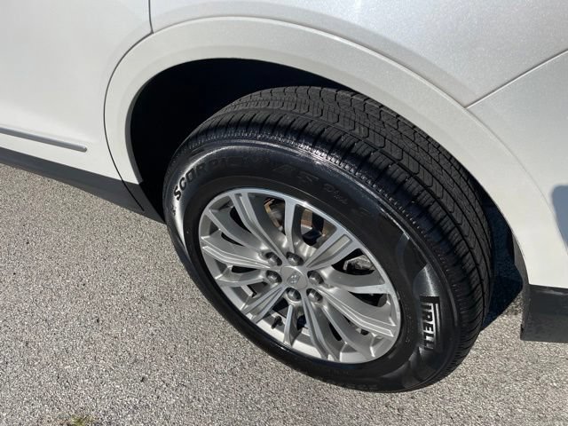 Used 2017 Cadillac XT5 Luxury w/ Driver Awareness Package AWD/4WD image 15