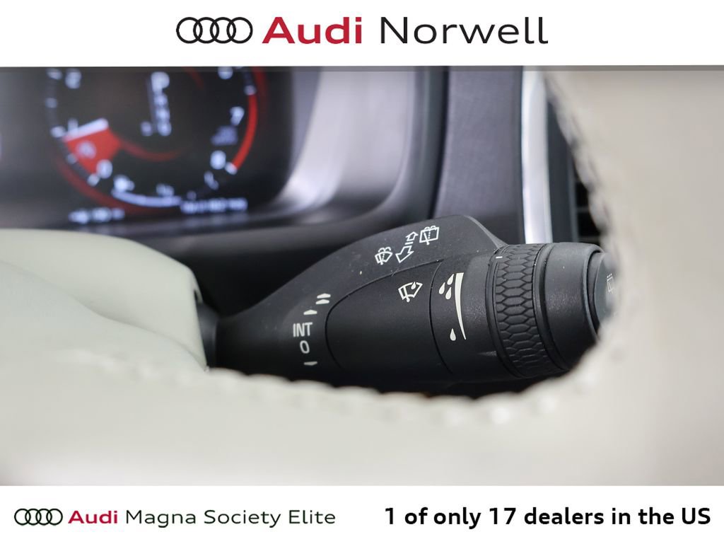 Used 2021 Volvo XC90 T6 Momentum image 32