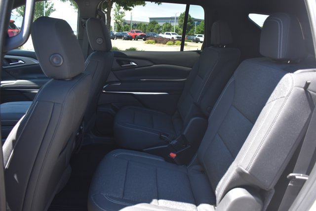 New 2026 Chevrolet Traverse LT w/ Driver Confidence Package AWD/4WD image 15