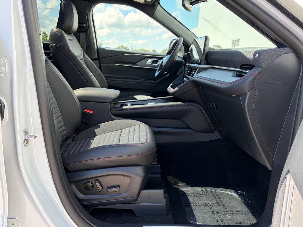New 2026 Ford Explorer ST-Line w/ ST-Line Street Pack AWD/4WD image 28