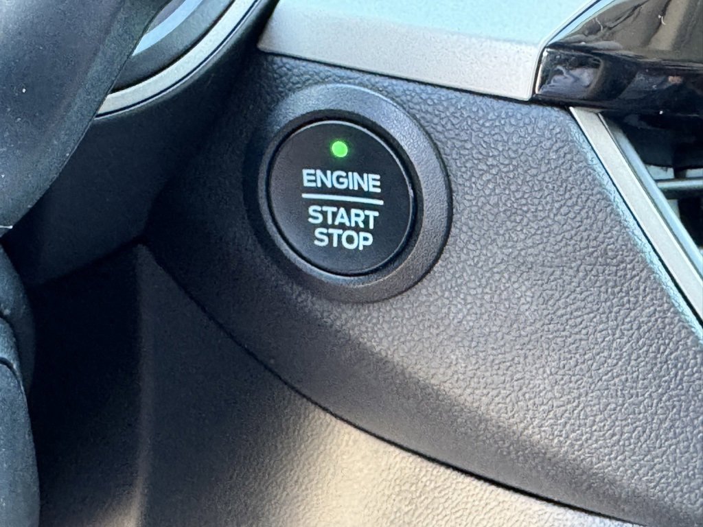 Used 2022 Ford Escape SE w/ Cold Weather Package image 16