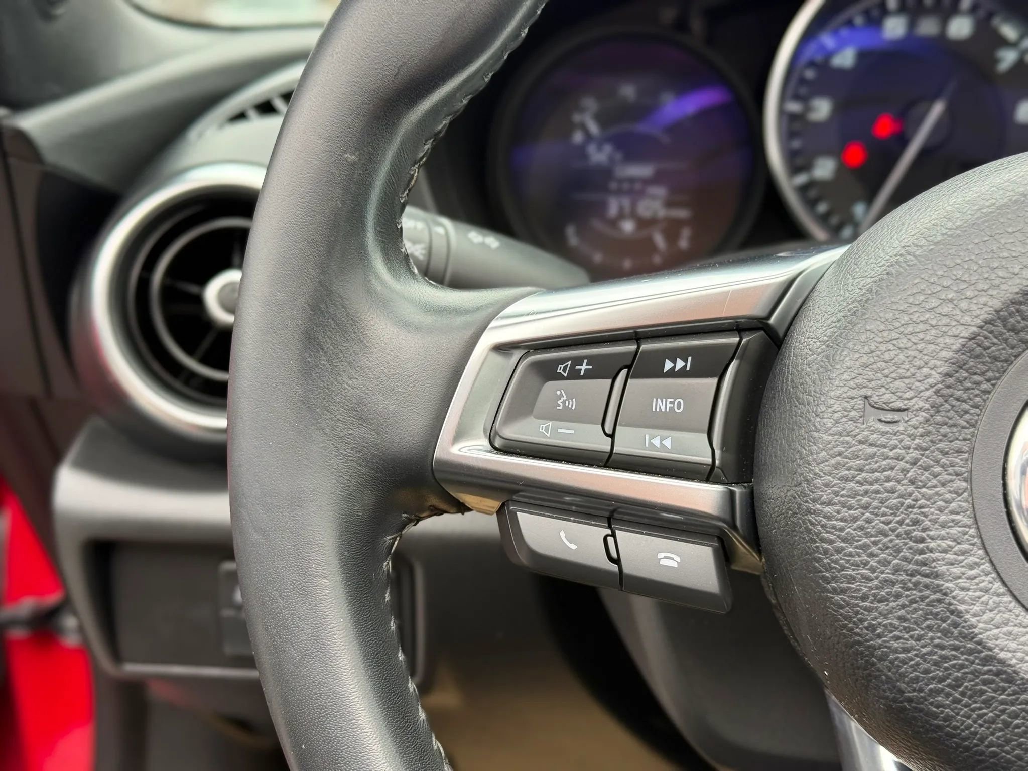 Used 2017 FIAT 124 Spider Classica image 19