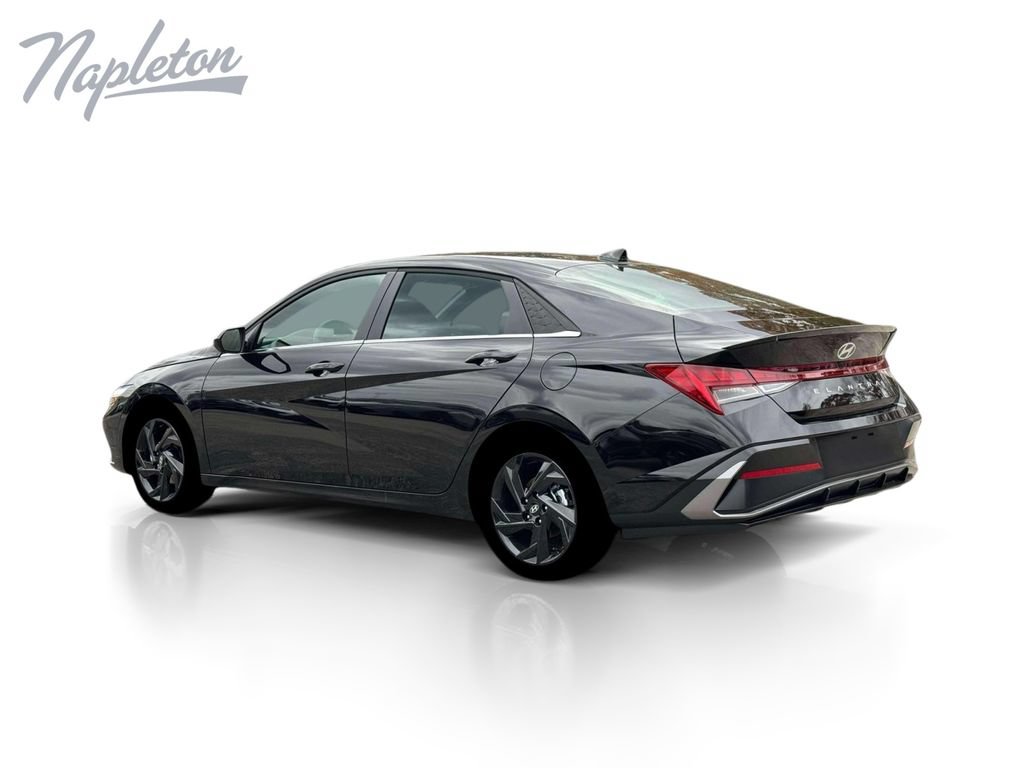 New 2026 Hyundai Elantra SEL Sport Premium FWD image 4