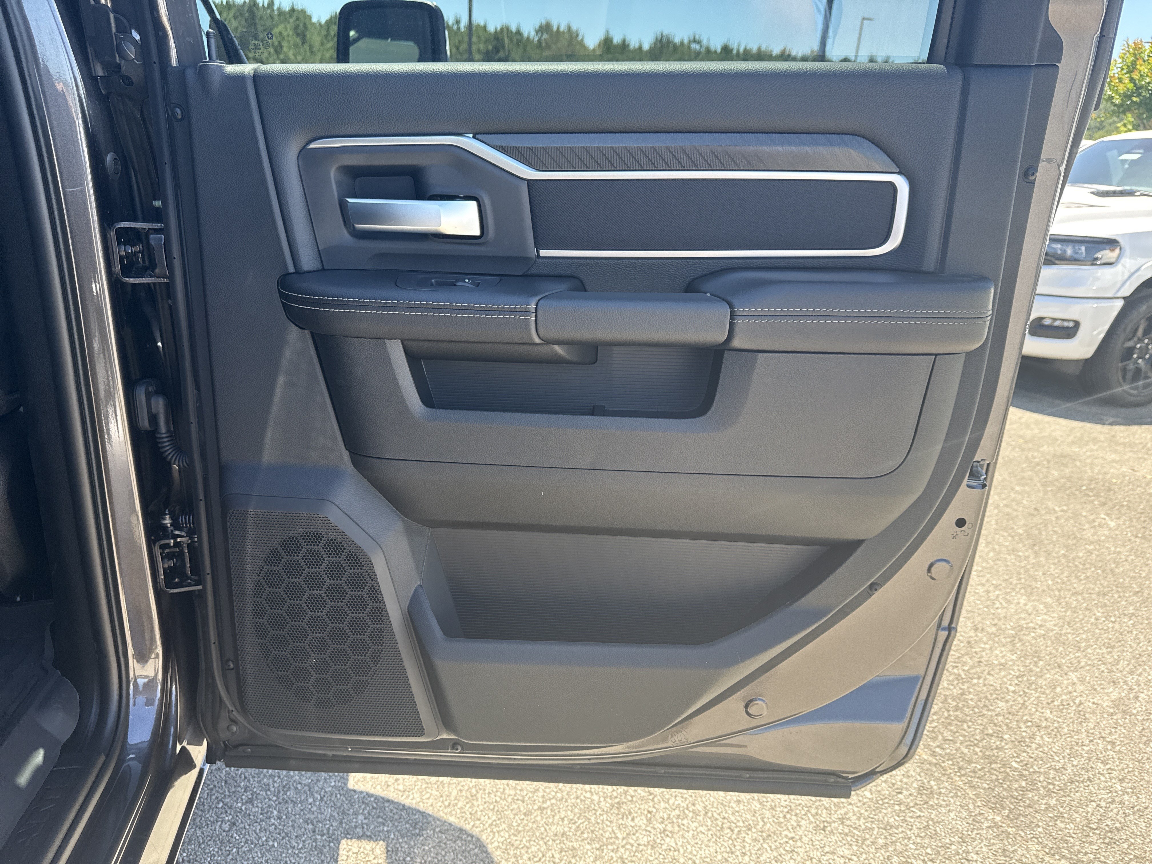 New 2026 RAM 2500 Big Horn AWD/4WD image 17