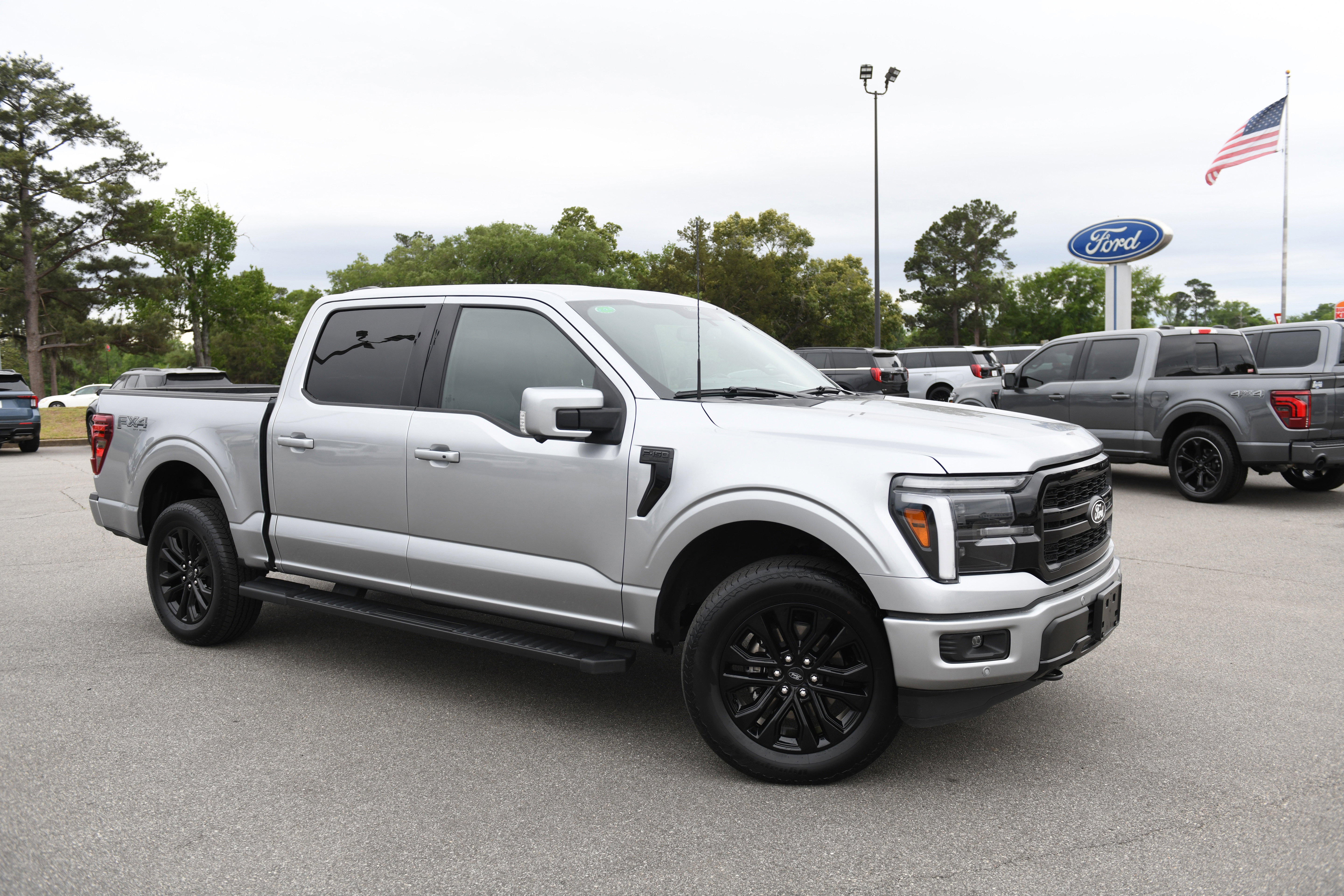 Used 2025 Ford F150 Lariat w/ Equipment Group 501A Mid AWD/4WD image 1