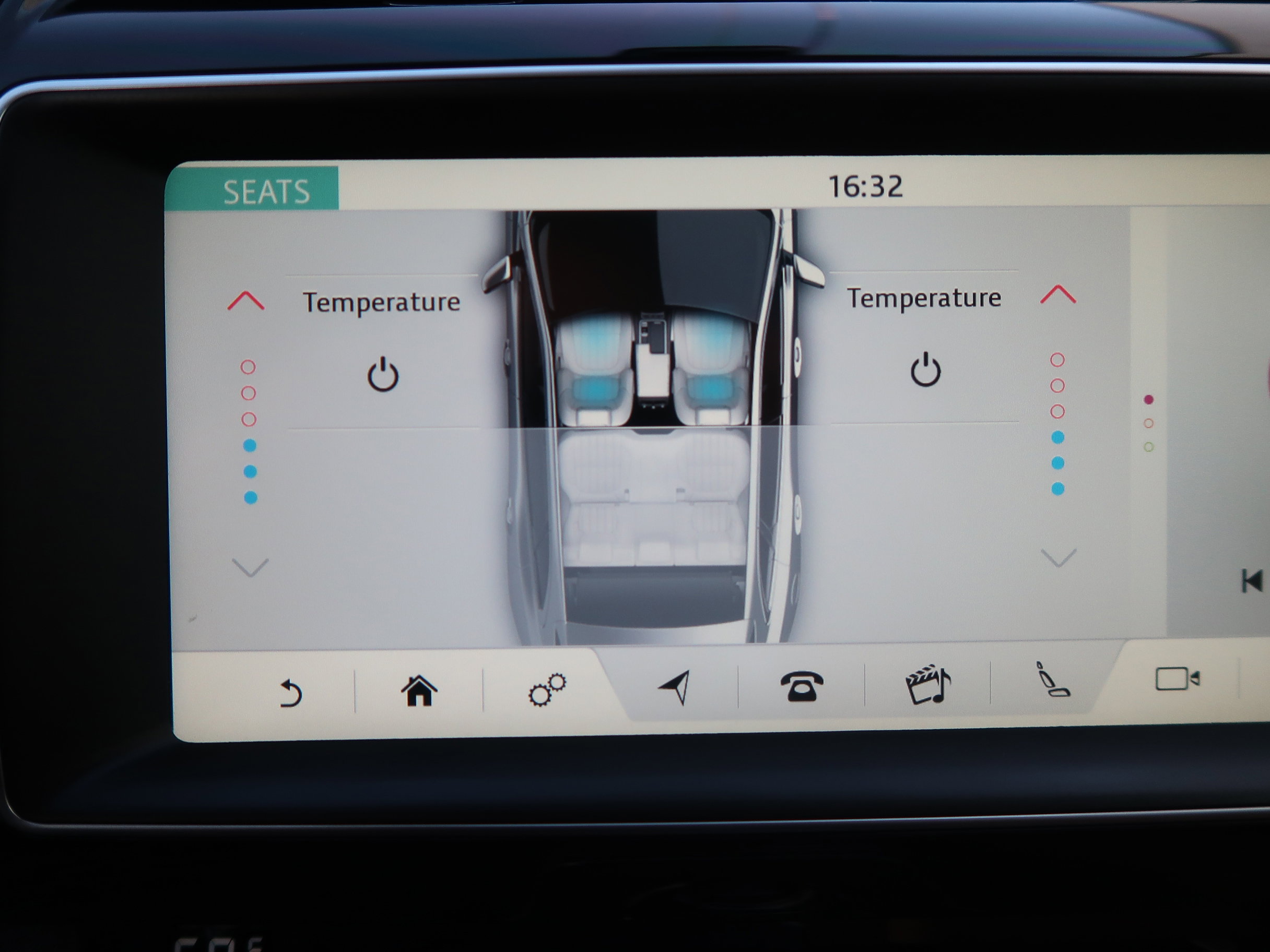 Used 2018 Jaguar F-PACE Portfolio image 21