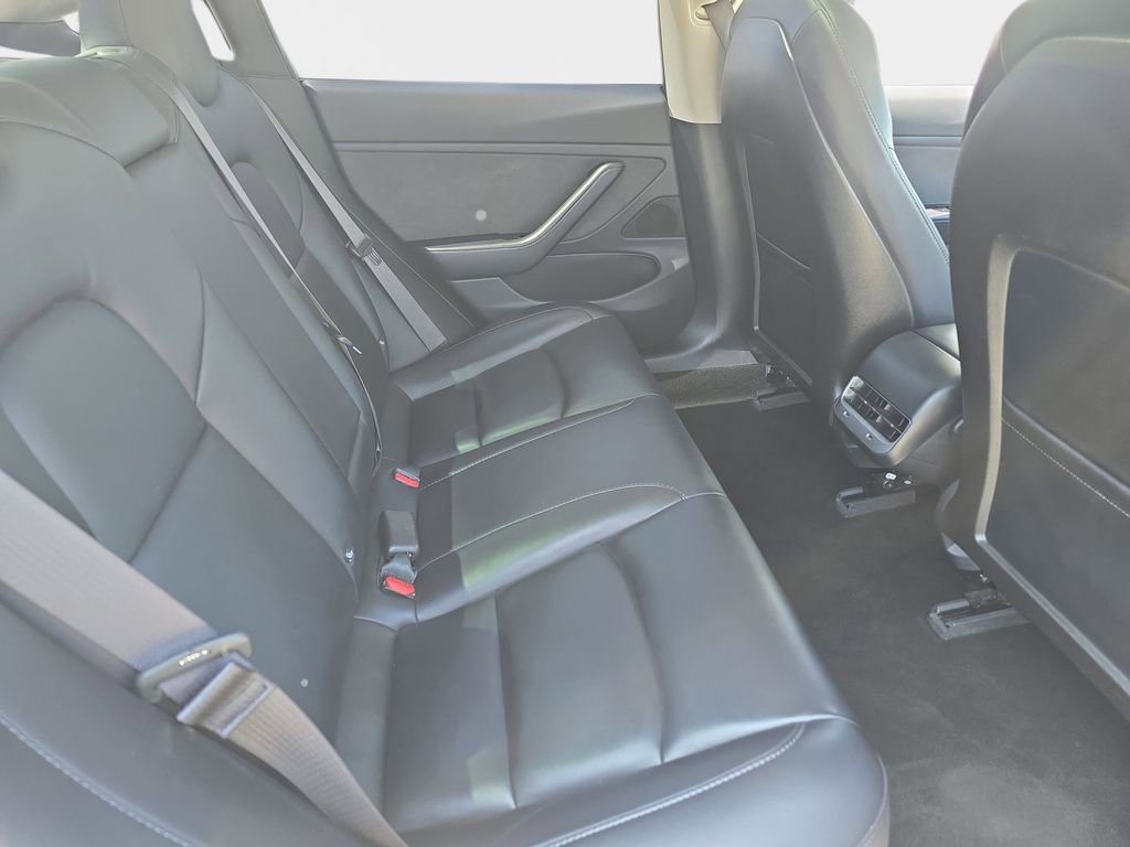 Used 2018 Tesla Model 3 Long Range RWD image 13