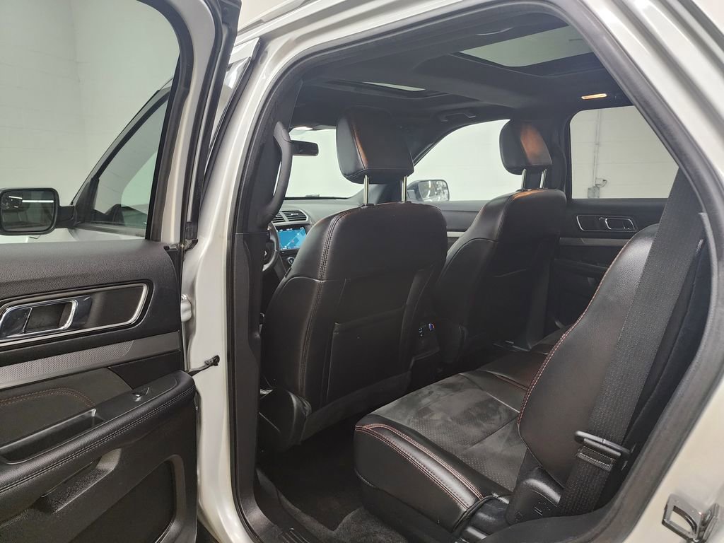 Used 2018 Ford Explorer XLT w/ Equipment Group 202A image 26