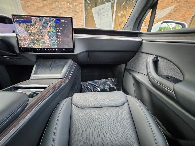 Used 2023 Tesla Model X AWD/4WD image 57