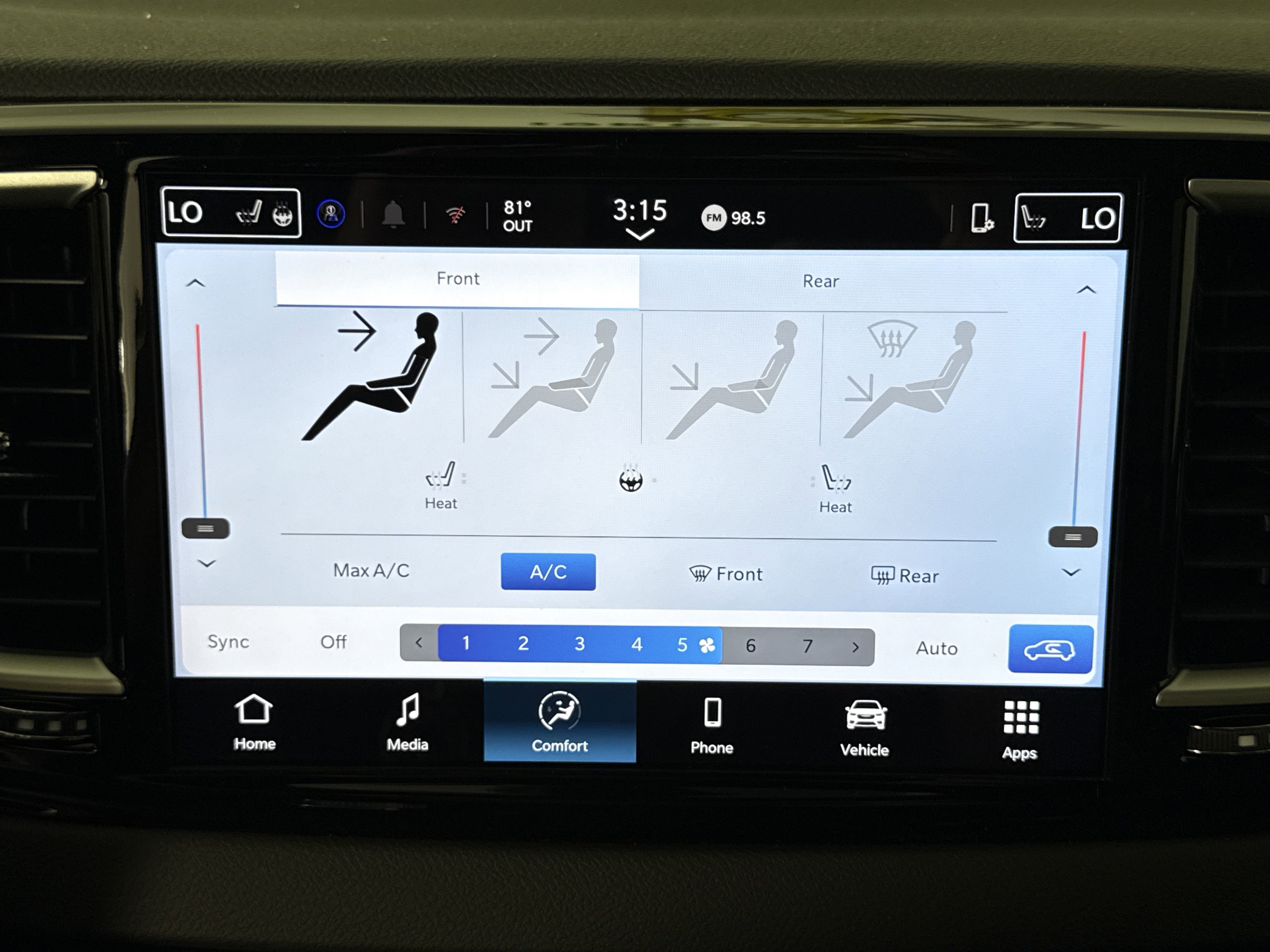 New 2026 Chrysler Voyager LX image 22