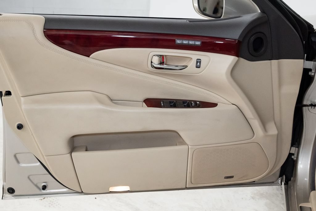 Used 2011 Lexus LS 460 AWD w/ Luxury Value Edition image 9