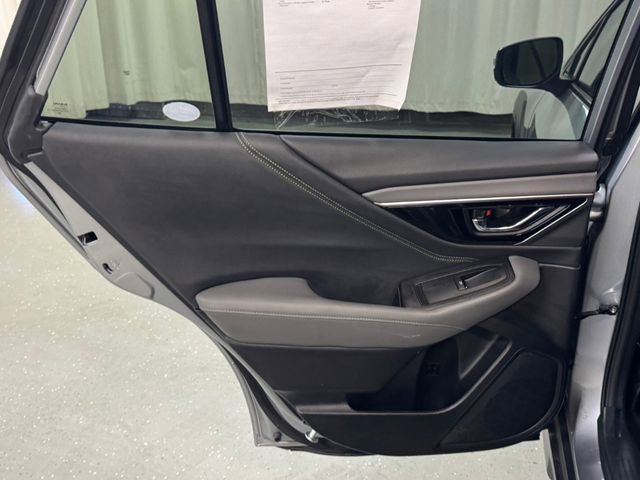 Used 2025 Subaru Outback Onyx Edition AWD/4WD image 29