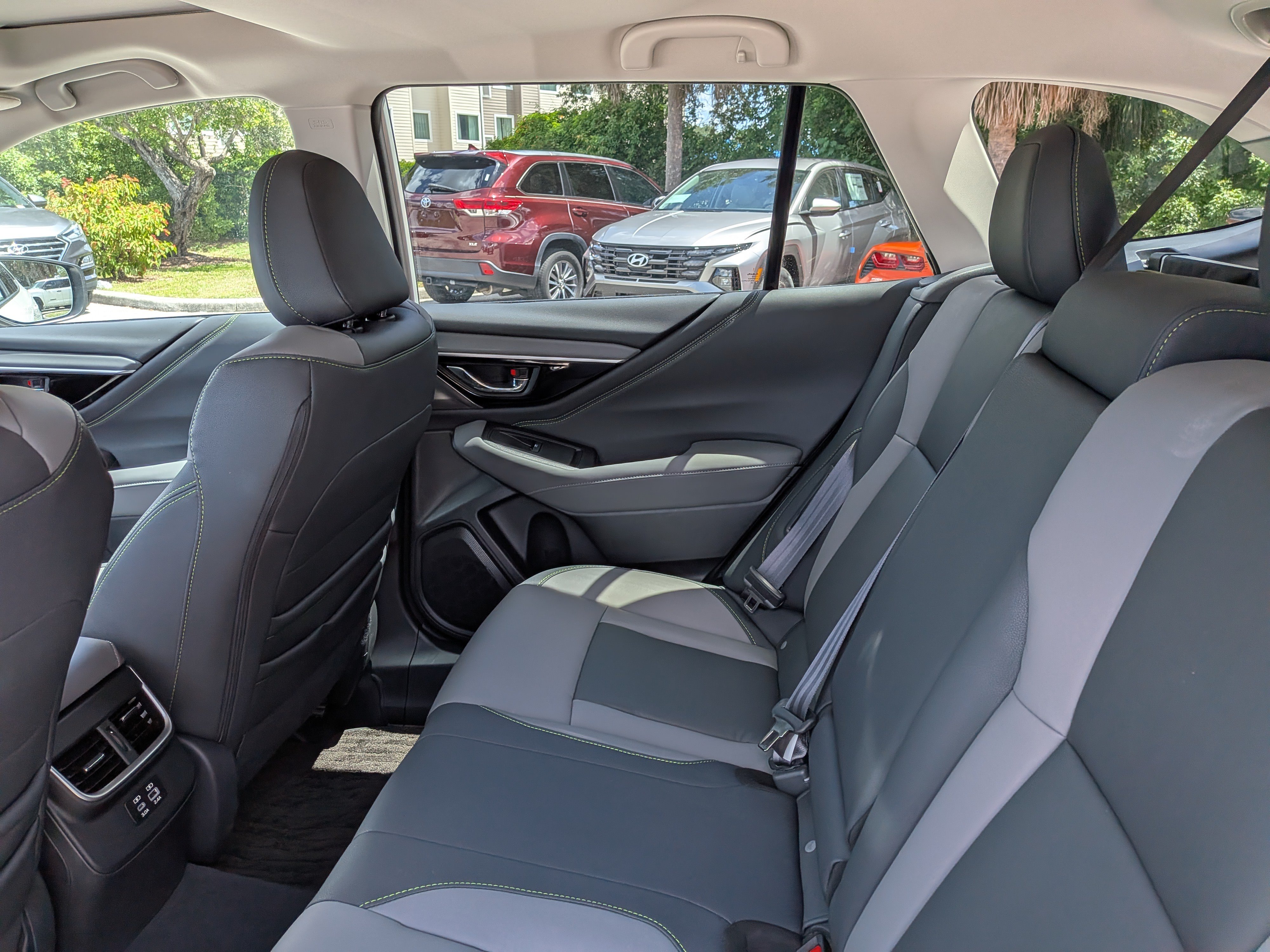 Certified 2025 Subaru Outback Onyx Edition AWD/4WD image 15