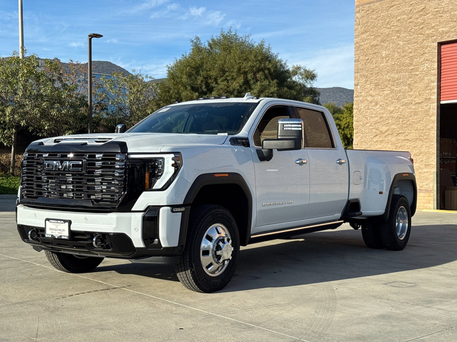 New 2026 GMC Sierra 3500 Denali Ultimate w/ LPO, Black Badging Package image 4