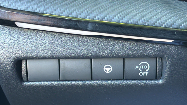 Used 2025 Nissan Kicks SR w/ Illumination Package FWD image 19