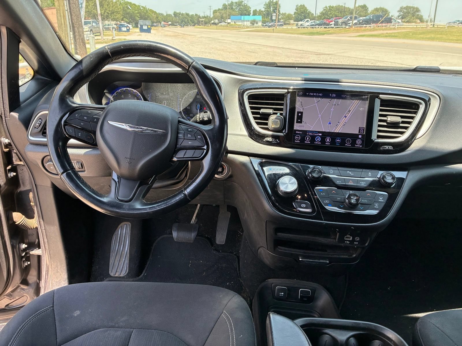 Used 2018 Chrysler Pacifica Touring Plus w/ S Appearance Package FWD image 5