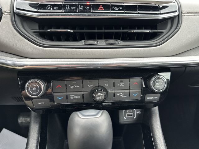 Used 2024 Jeep Compass Limited AWD/4WD image 18