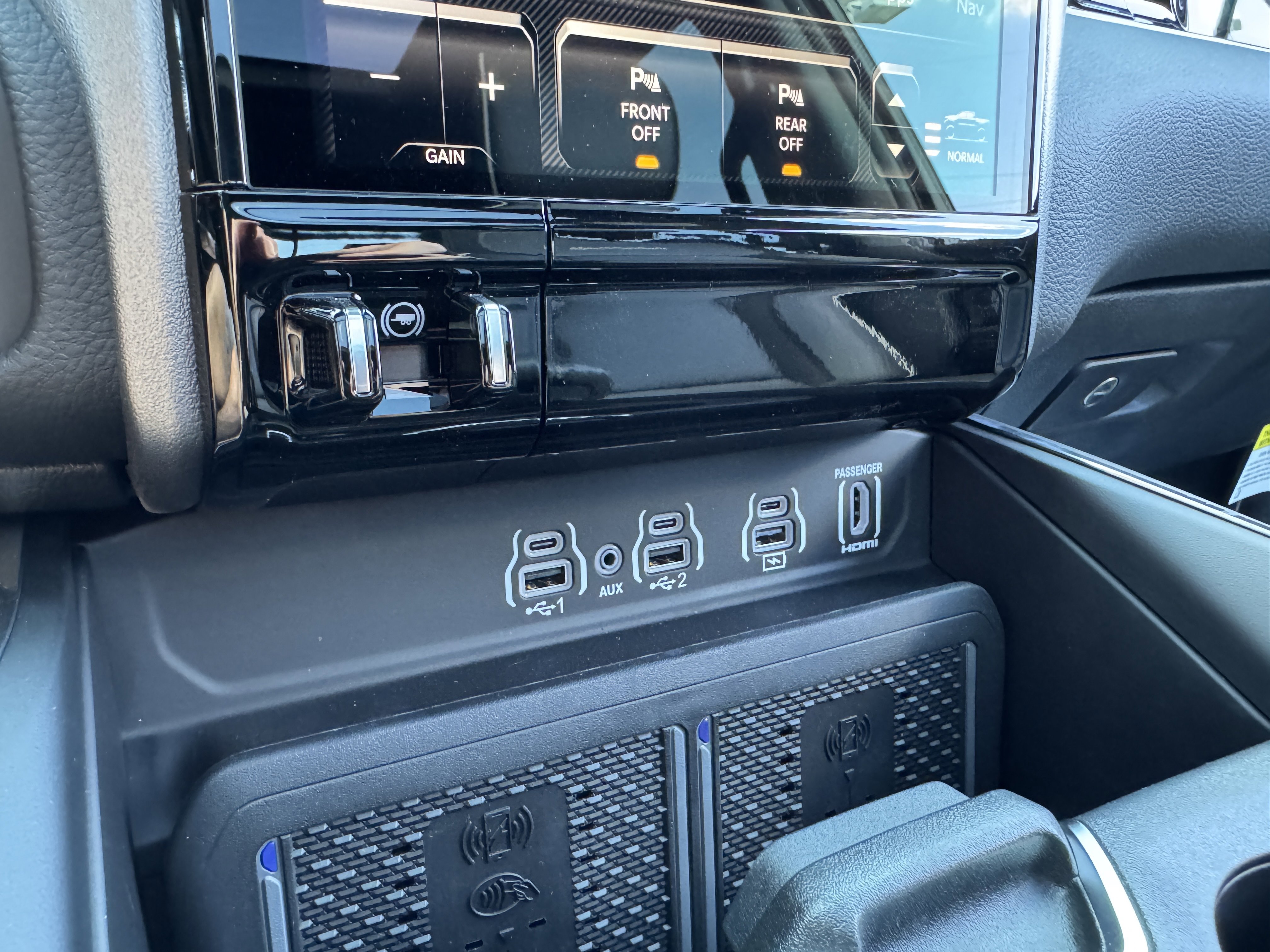 New 2026 RAM 1500 Laramie w/ Night Edition image 43