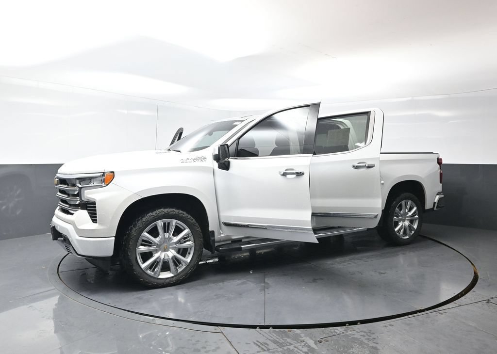 Used 2022 Chevrolet Silverado 1500 High Country w/ High Country Premium Package AWD/4WD image 69