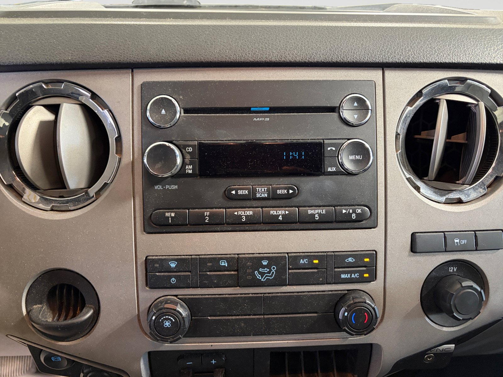 Used 2015 Ford F250 XLT w/ XLT Premium Package AWD/4WD image 15