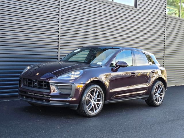 Used 2025 Porsche Macan image 1