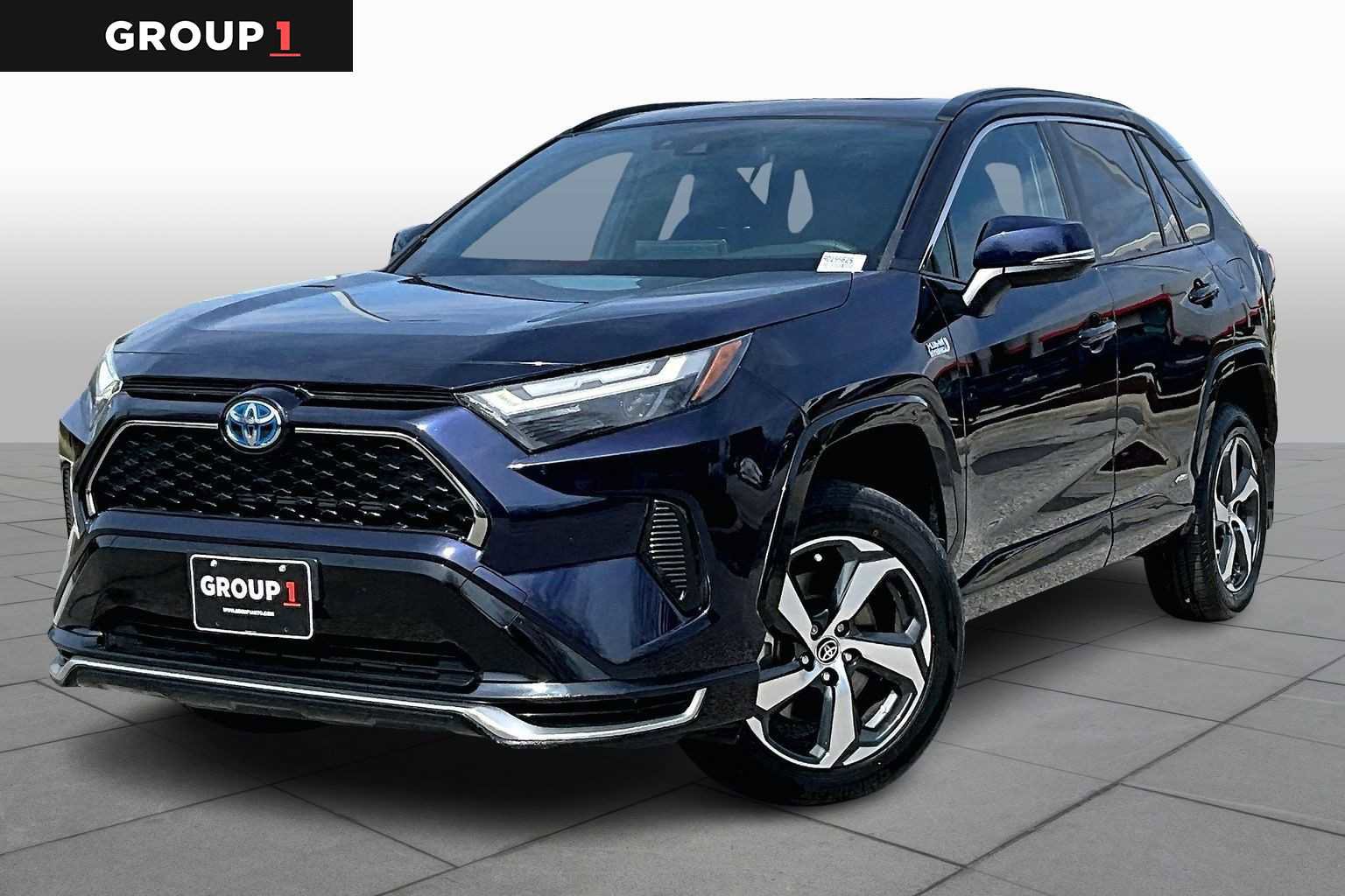 Used 2024 Toyota RAV4 SE w/ Weather & Moonroof Package