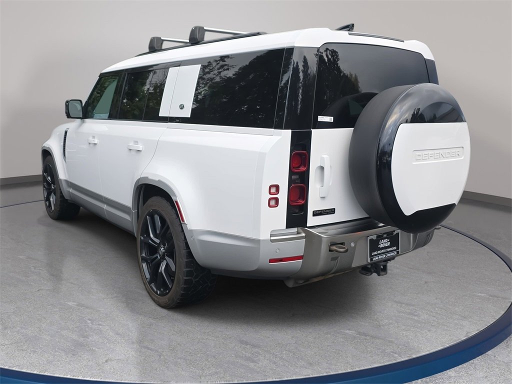 Used 2023 Land Rover Defender 130 First Edition image 7