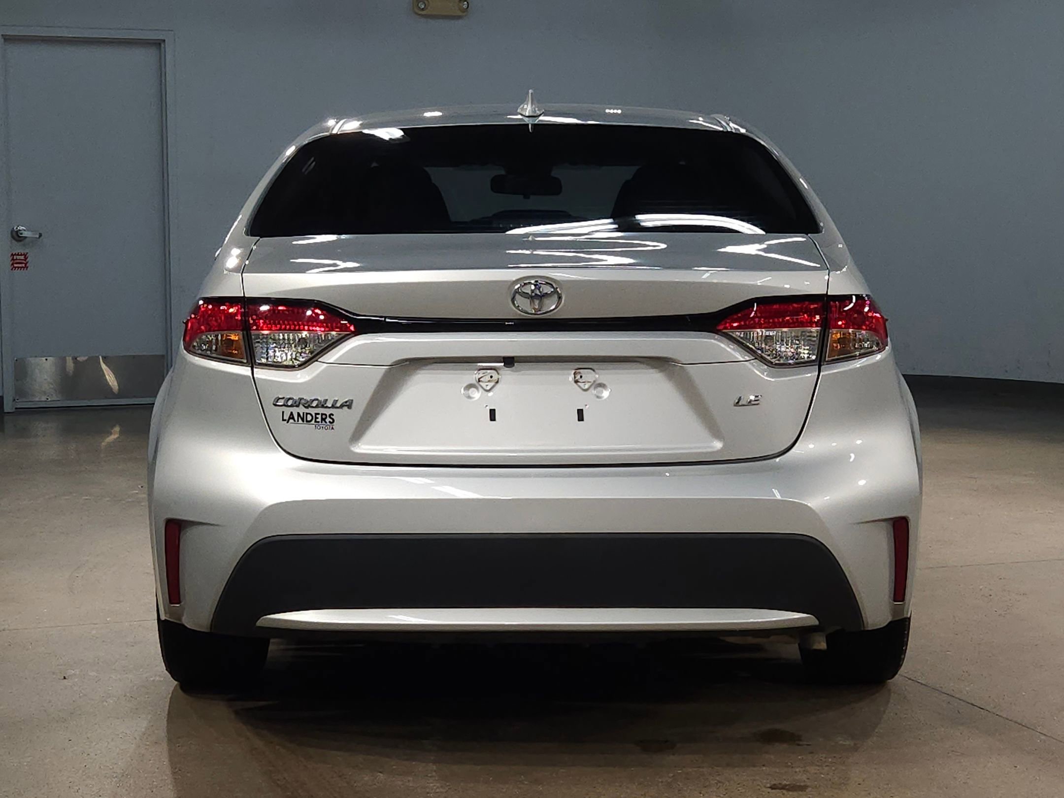 Used 2021 Toyota Corolla LE image 6