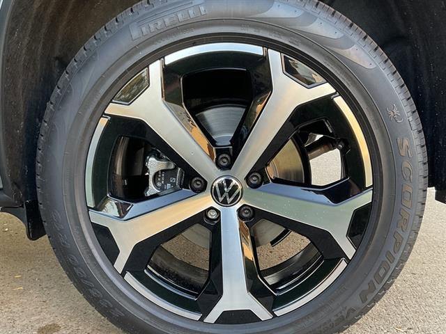 New 2025 Volkswagen Tiguan SE image 10