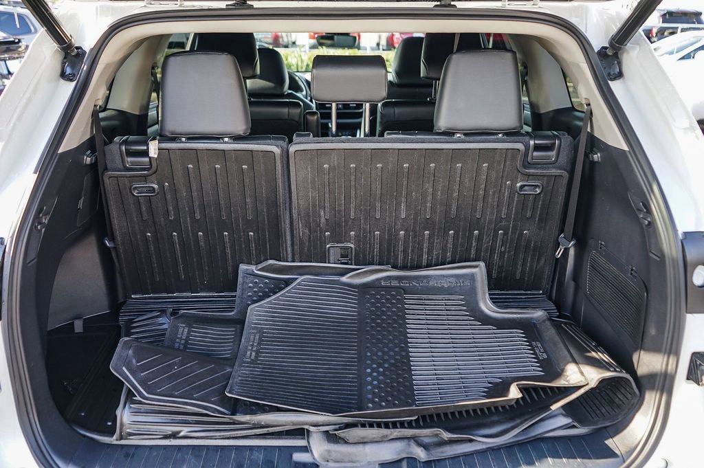 Used 2022 Toyota Highlander XLE image 29