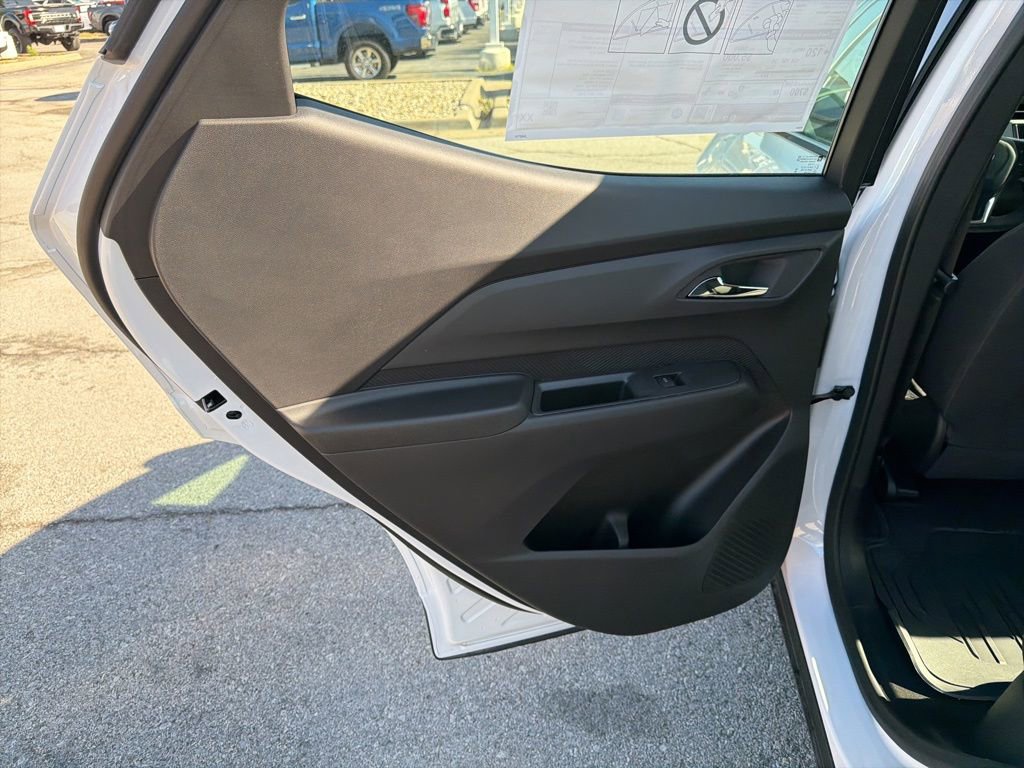 New 2027 Chevrolet Bolt LT w/ Comfort Package FWD image 17