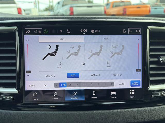 Used 2025 Chrysler Pacifica Select FWD image 25