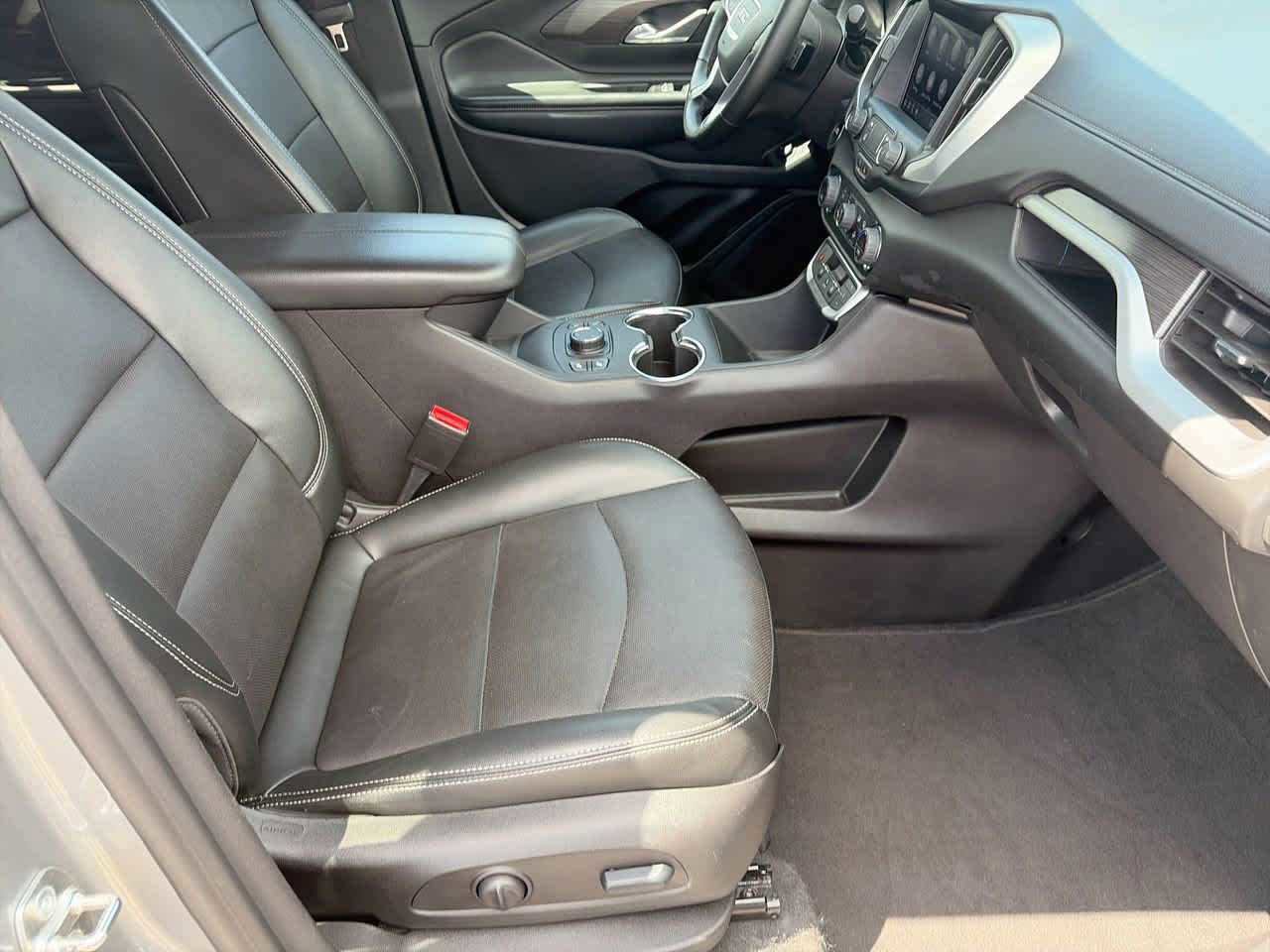 Used 2024 GMC Terrain SLT AWD/4WD image 9