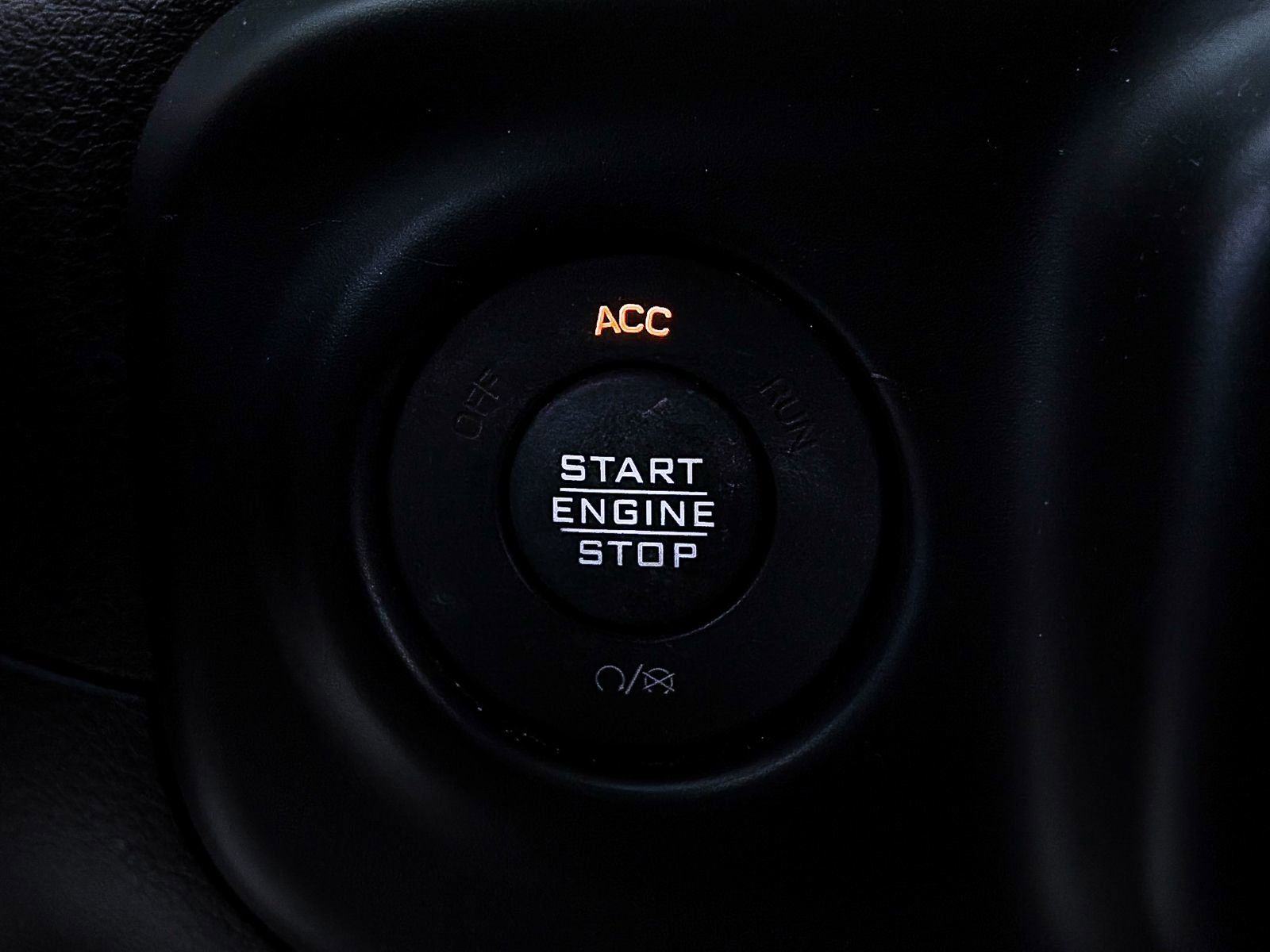 Used 2022 Jeep Wrangler Unlimited Sahara w/ Cold Weather Group image 28