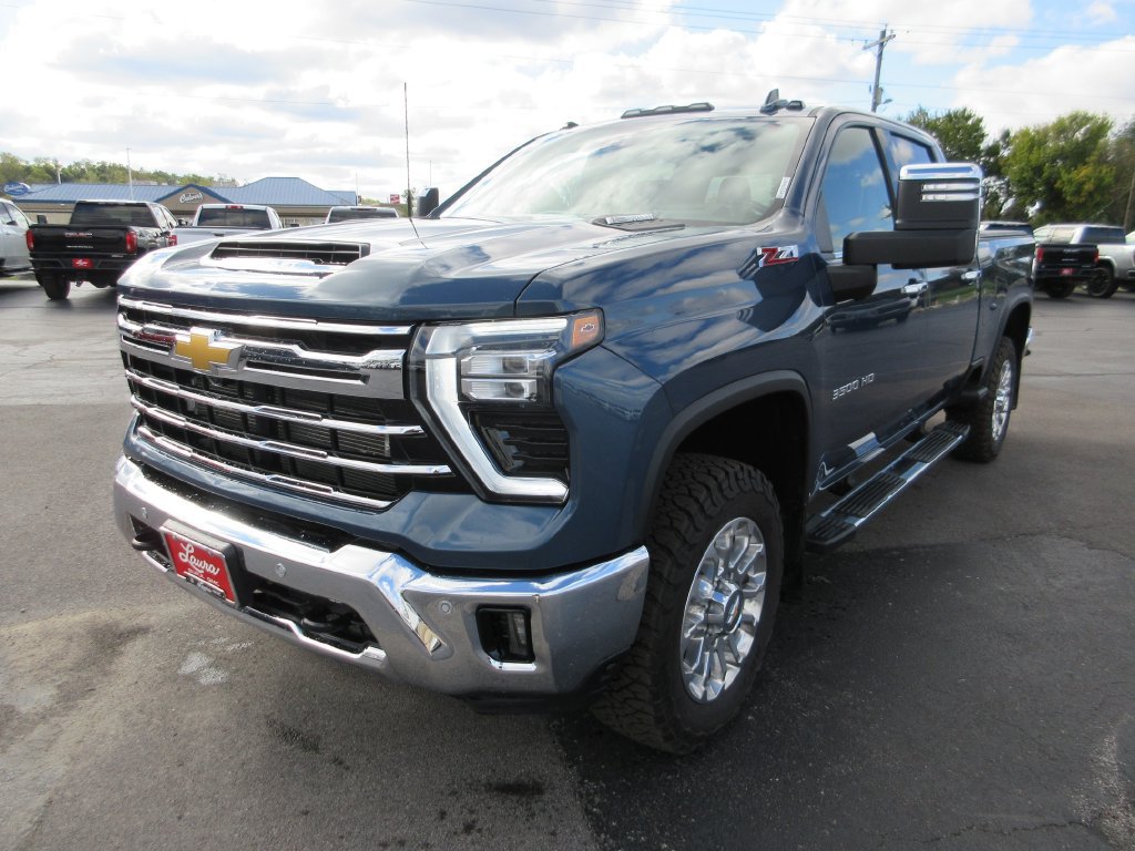 Certified 2025 Chevrolet Silverado 3500 LTZ w/ LTZ Premium Package AWD/4WD image 14