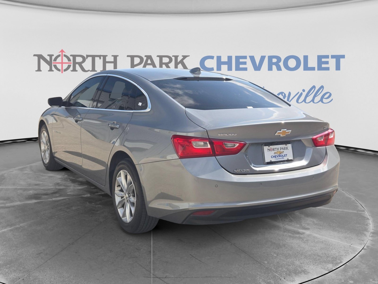 Used 2024 Chevrolet Malibu LT FWD image 4