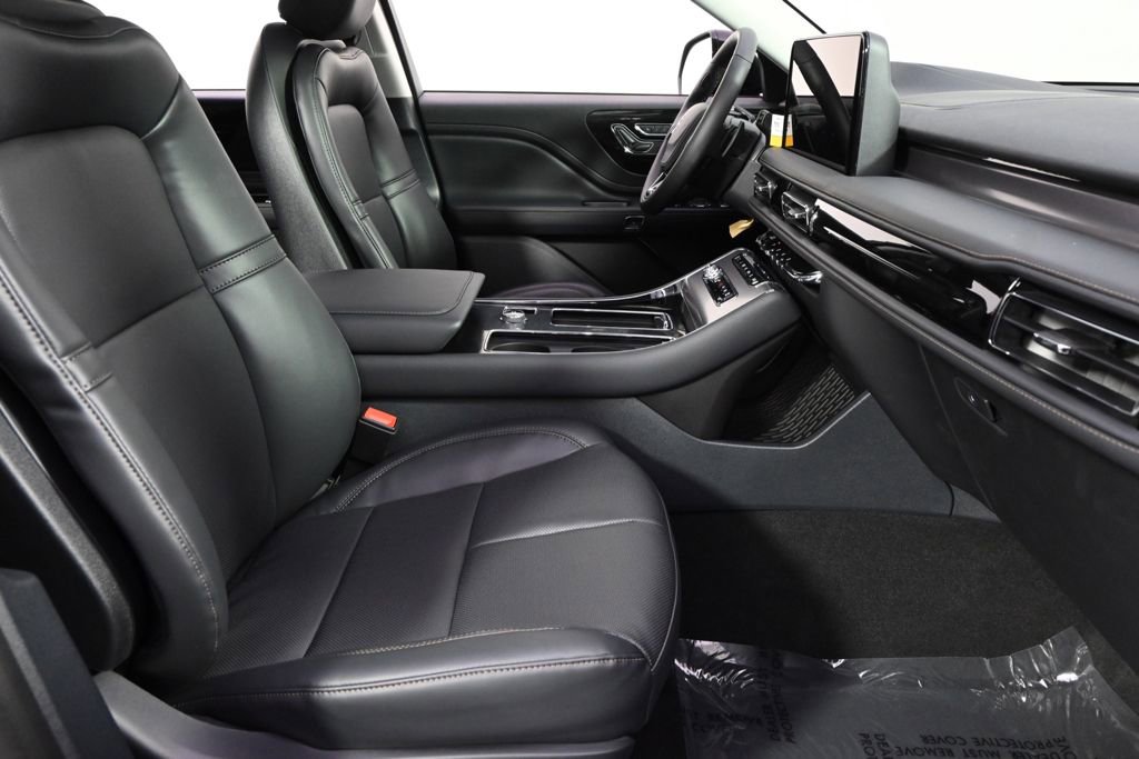 New 2026 Lincoln Aviator AWD image 16