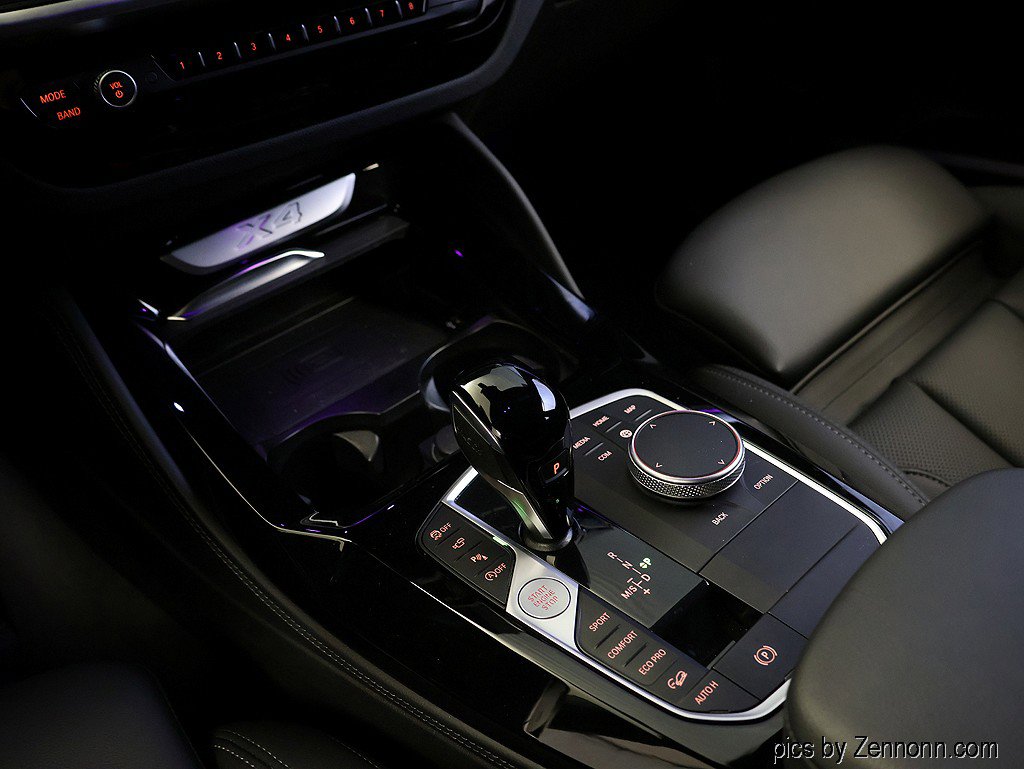 Certified 2025 BMW X4 xDrive30i AWD/4WD image 25