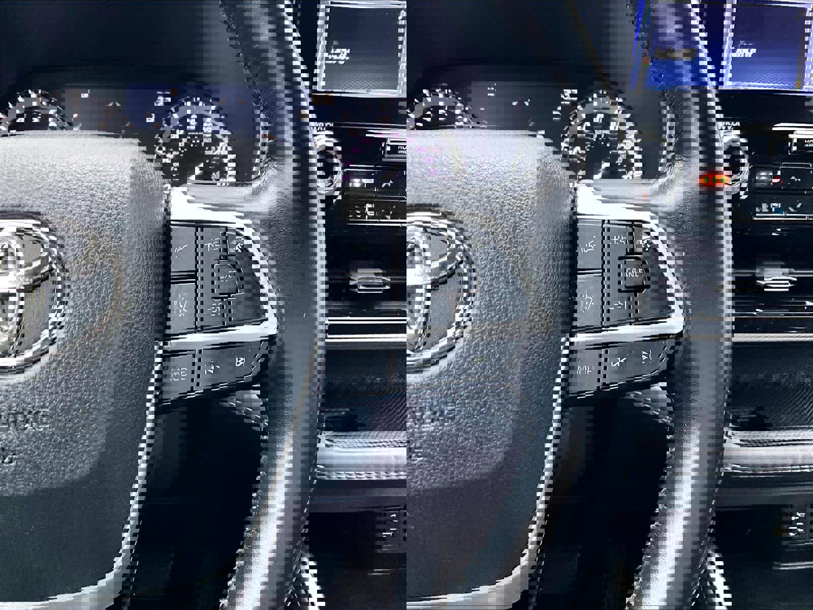 Used 2022 Toyota Highlander Platinum image 25