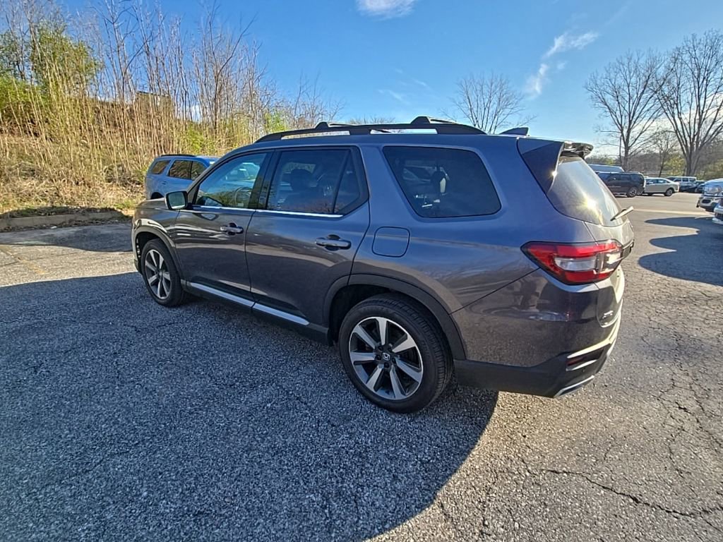 Used 2024 Honda Pilot Elite image 4