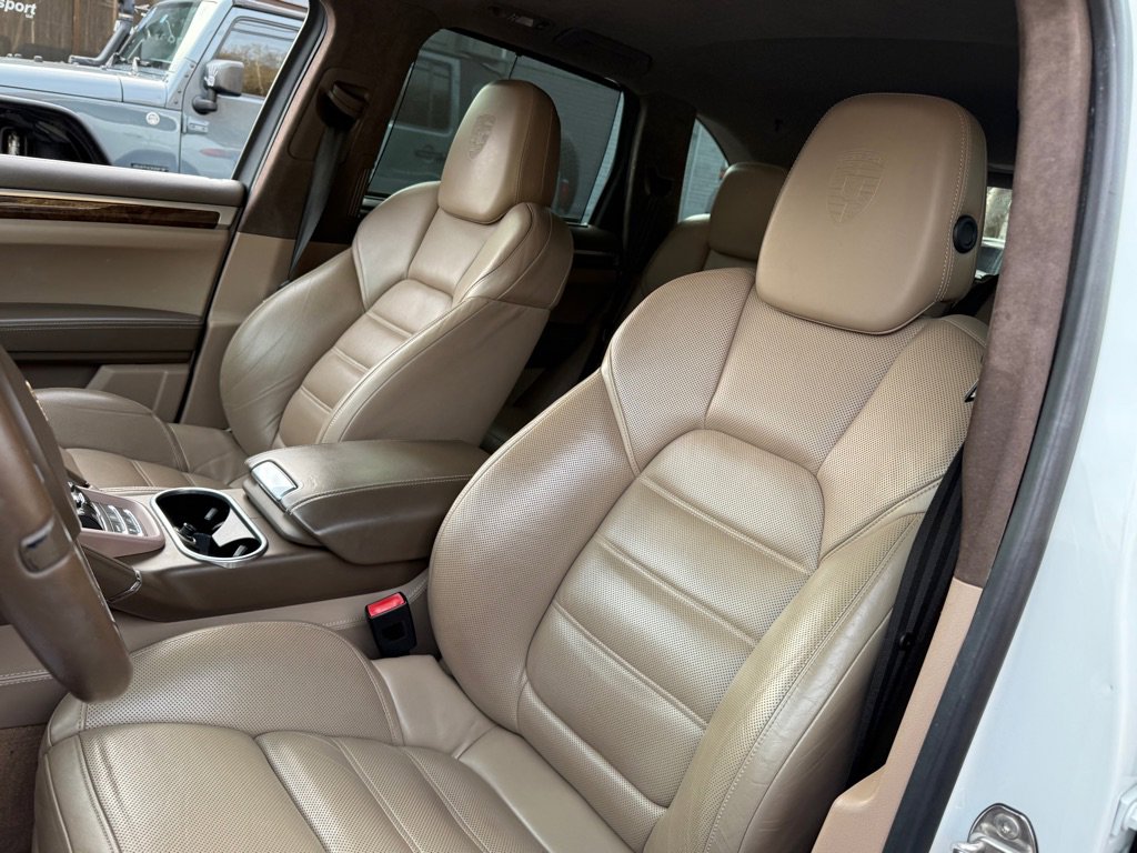 Used 2013 Porsche Cayenne Turbo w/ Premium Pkg Plus image 57