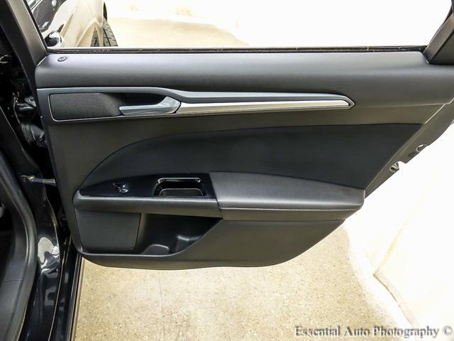 Used 2014 Ford Fusion SE image 18